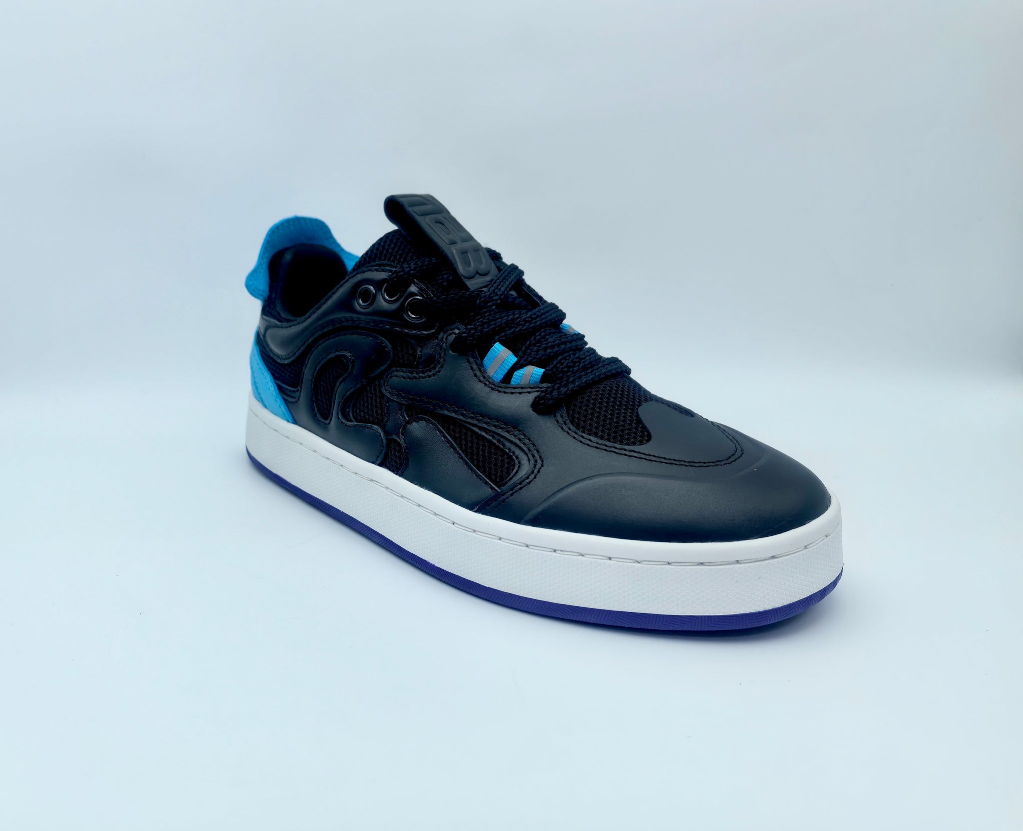 NABI Street Preorder : Carver Black