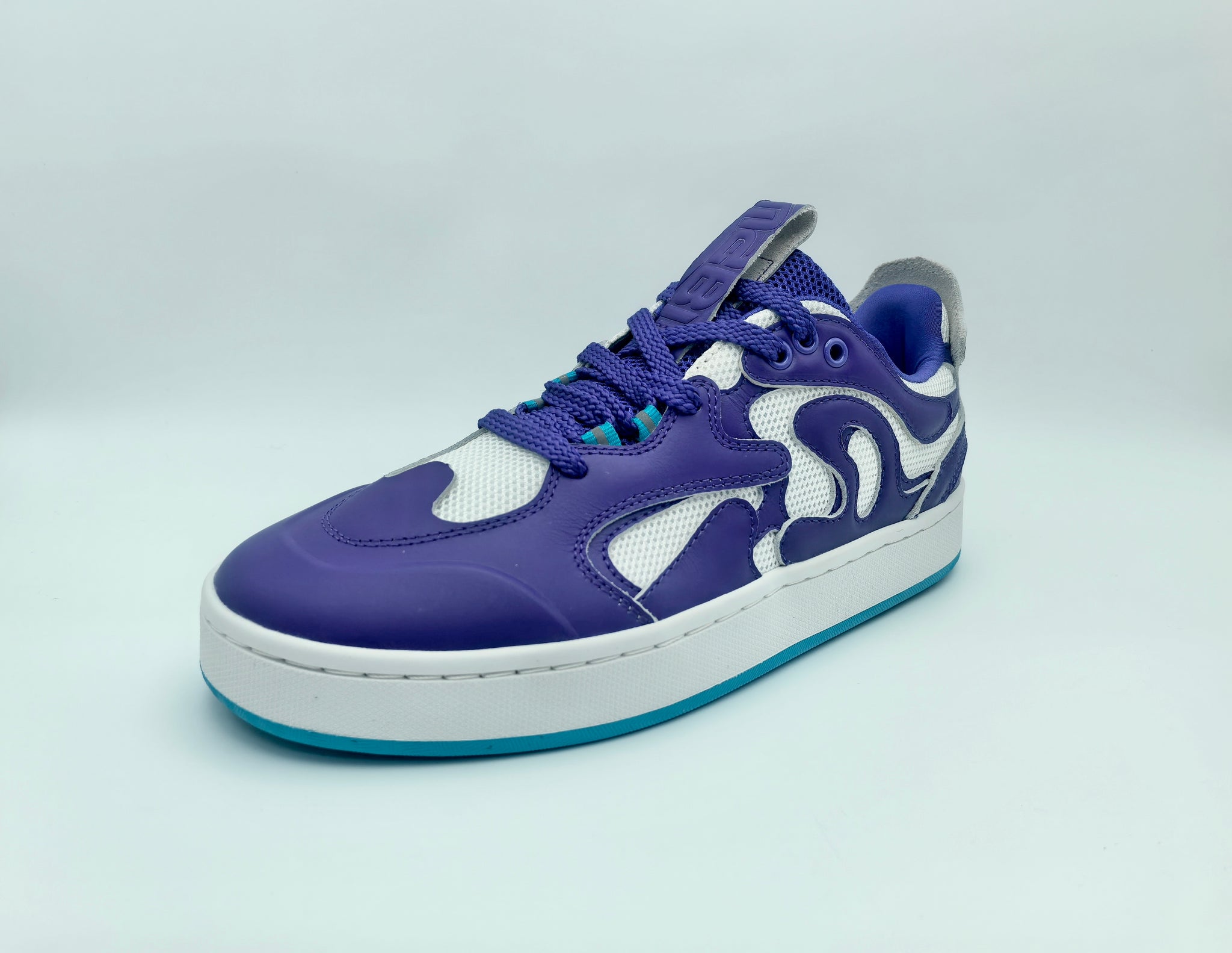 NABI Street Pre-Order : Carver Purple & White
